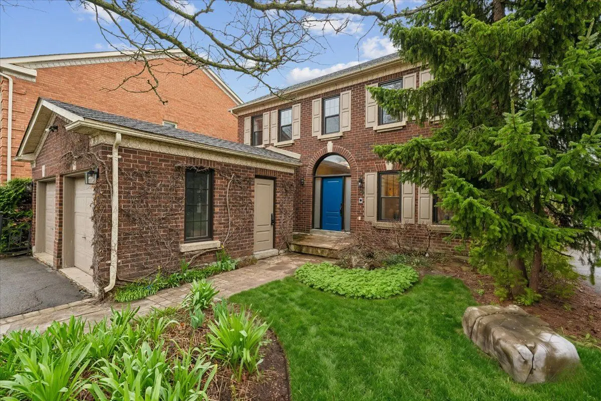 34 THEOBALDS CIR, Richmond Hill, ON L4C 9C6