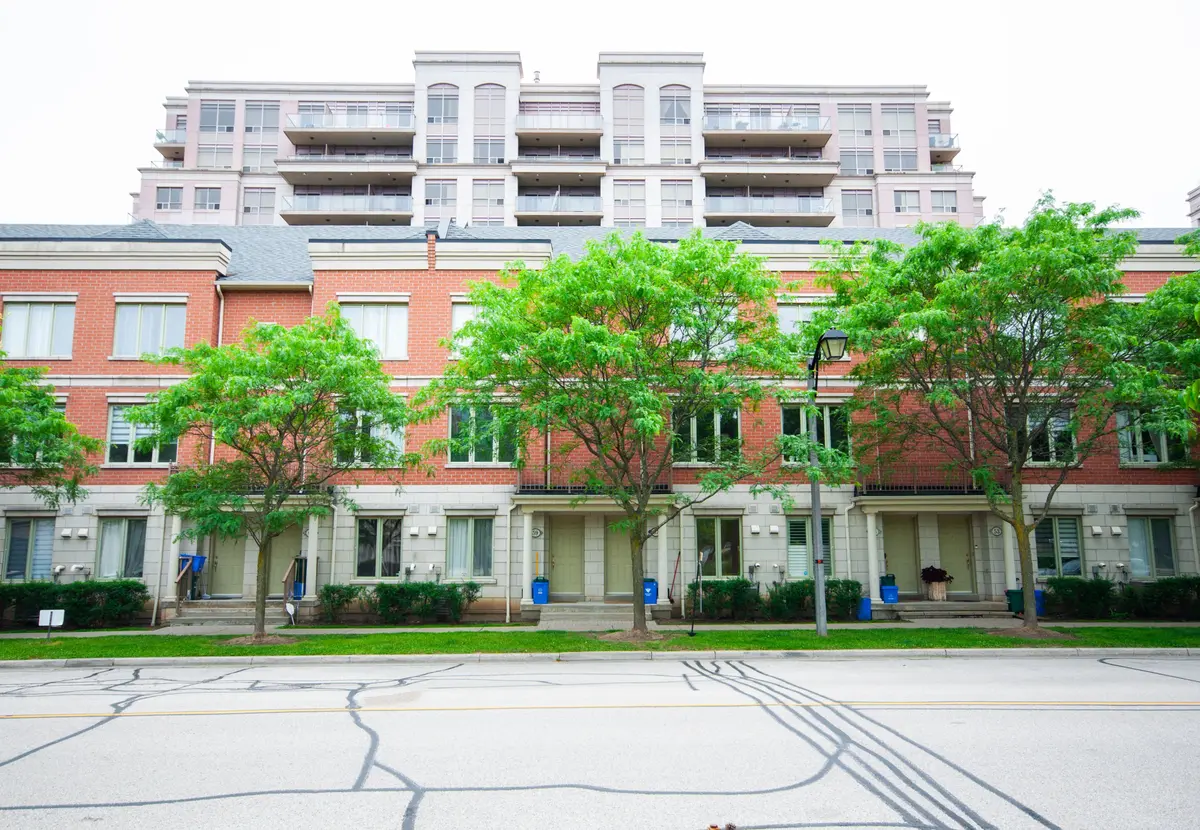 57 Galleria Pkwy, Markham, ON L3T 0A3