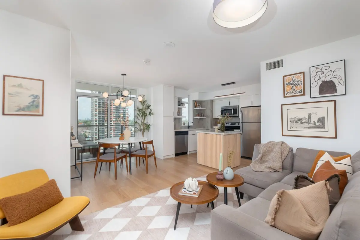 816 Lansdowne AVE #1309, Toronto W02, ON M6H 4K6