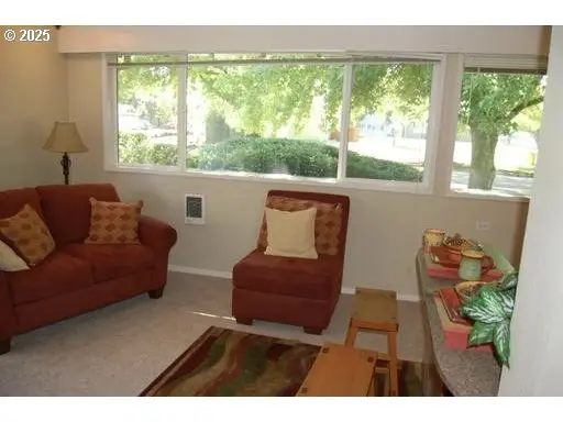 2064 W 17TH AVE, Eugene, OR 97402