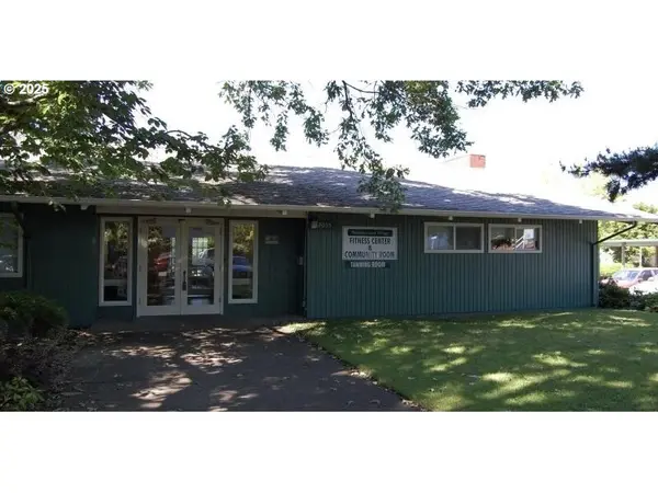 2064 W 17TH AVE, Eugene, OR 97402