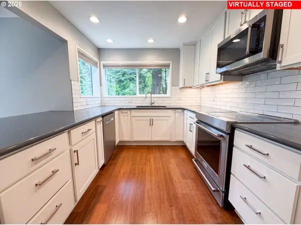 48 EAGLE CREST DR #5F, Lake Oswego, OR 97035