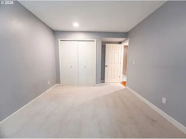 48 EAGLE CREST DR #5F, Lake Oswego, OR 97035