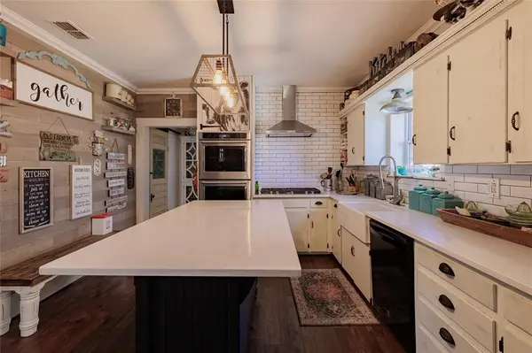 403 W Franklin Street, Alvord, TX 76225