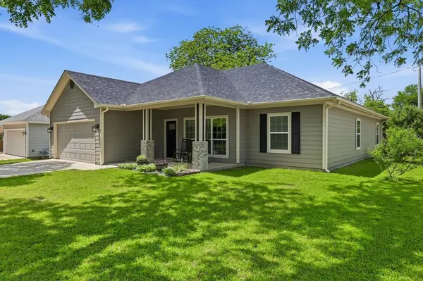 1125 Oxford Street, River Oaks, TX 76114