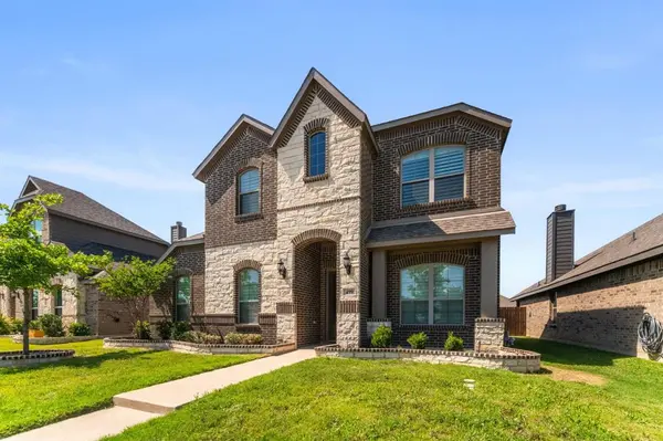499 Washington Avenue, Waxahachie, TX 75165