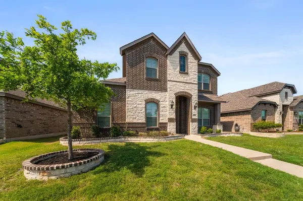 499 Washington Avenue, Waxahachie, TX 75165