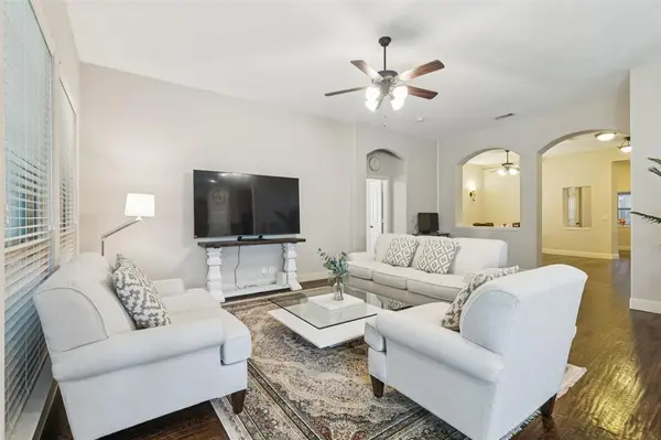 8304 Spitfire Trail, Aubrey, TX 76227
