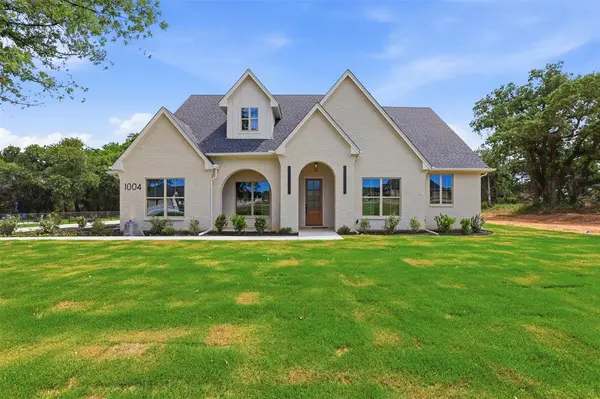 1004 Arbor Vista, Azle, TX 76020