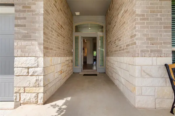 9805 Bridlewood Lane, Waco, TX 76708