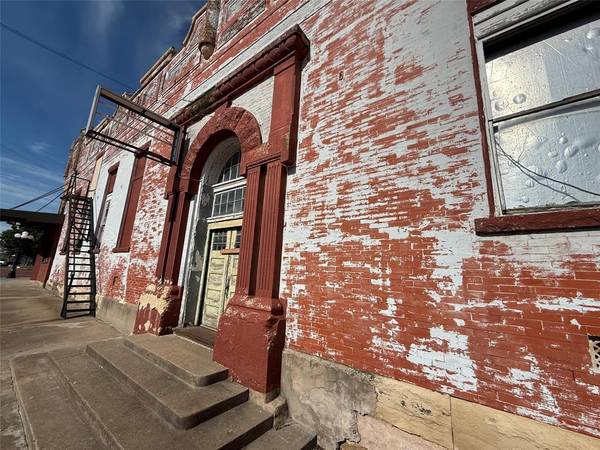 104 E Main Street, Honey Grove, TX 75446