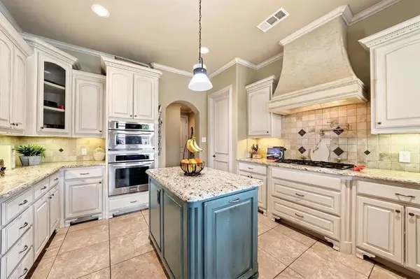 409 Settlers Ridge Drive, Keller, TX 76248