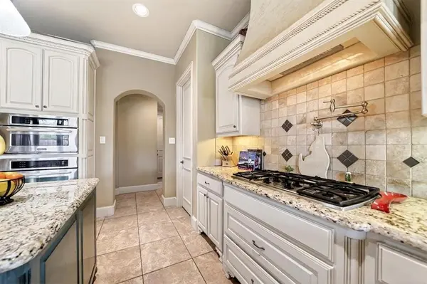409 Settlers Ridge Drive, Keller, TX 76248