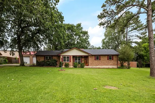 104 Lilac Lane,  Gun Barrel City,  TX 75156