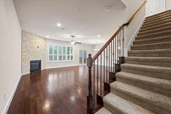 424 Hunt Drive, Lewisville, TX 75067