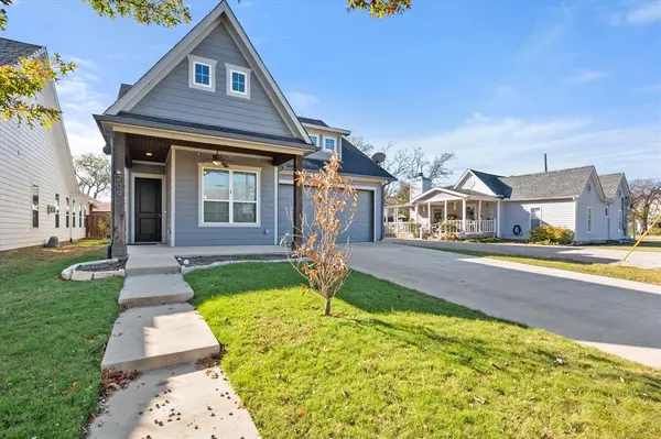 209 W Dallas Street, Mansfield, TX 76063
