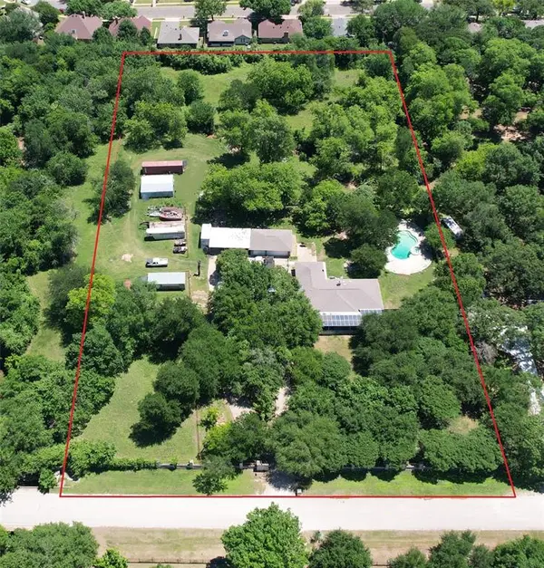 5313 Hidden Oaks Lane, Arlington, TX 76017