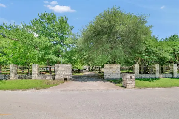 5313 Hidden Oaks Lane, Arlington, TX 76017