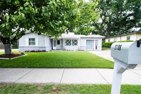 2136 Ridgeway Street, Arlington, TX 76010