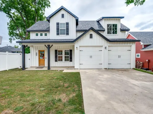 216 Wilson Street, Lake Dallas, TX 75065