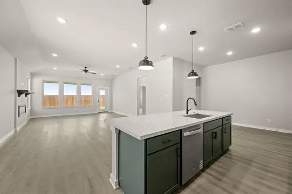 1114 Rothland Court, Red Oak, TX 75154