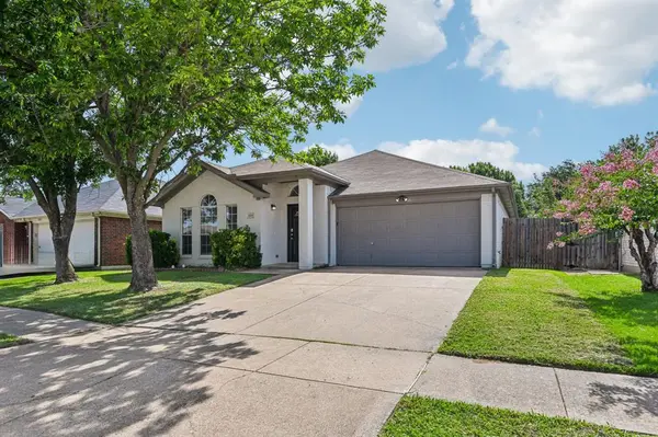 6105 Seese Drive, Arlington, TX 76018