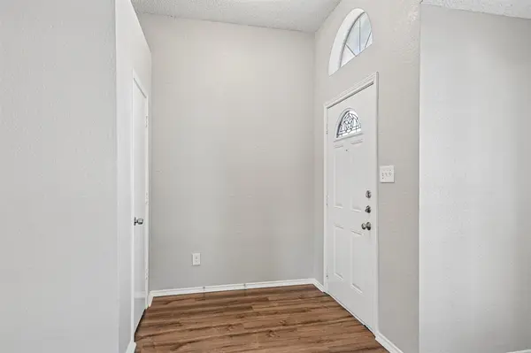 6105 Seese Drive, Arlington, TX 76018