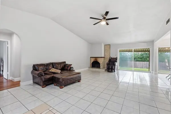 1839 Sherwood Lane, Carrollton, TX 75006