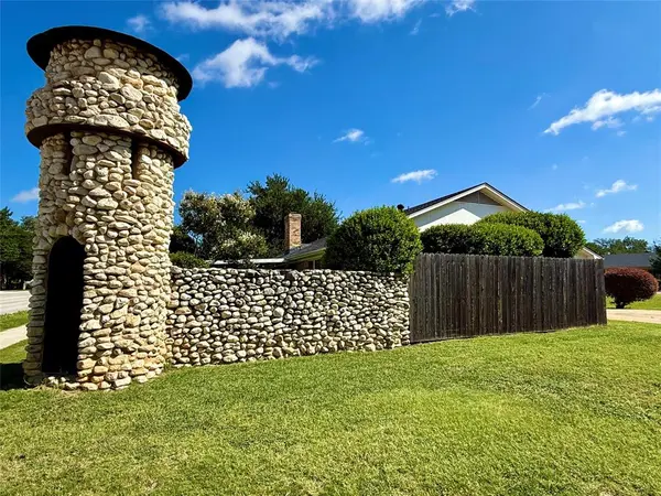 4301 Jester Court, North Richland Hills, TX 76180