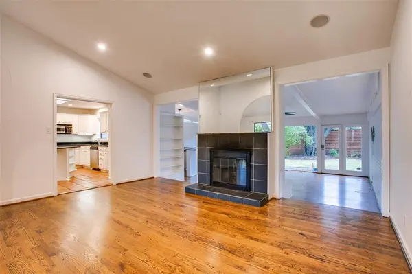 5815 Walnut Hill Lane, Dallas, TX 75230