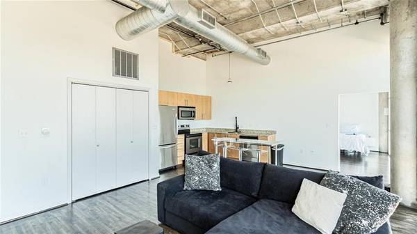 1001 Belleview Street #1002, Dallas, TX 75215