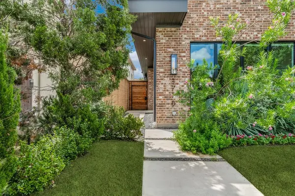 3716 W Beverly Drive, Dallas, TX 75209