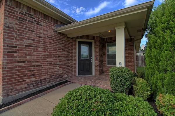 1304 Luckenbach Drive, Forney, TX 75126