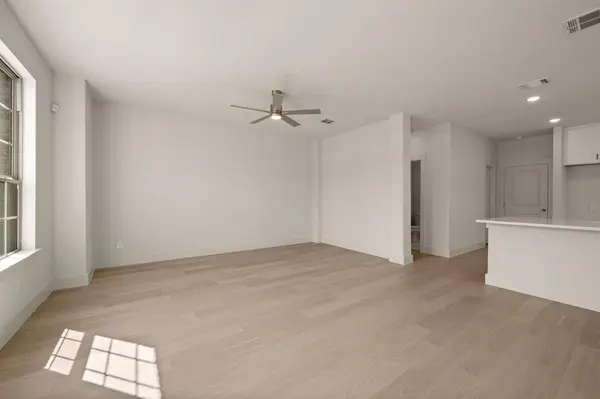1821 Summer Aura, Mesquite, TX 75181
