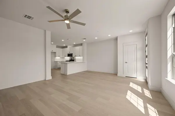 1821 Summer Aura, Mesquite, TX 75181