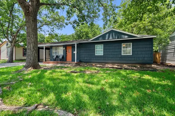 555 W Main Street, Lancaster, TX 75146