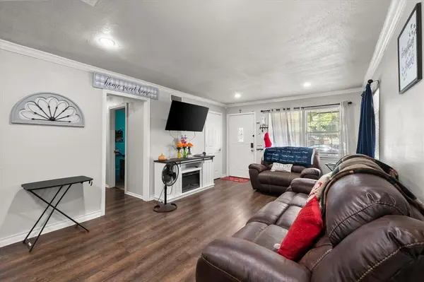 555 W Main Street, Lancaster, TX 75146
