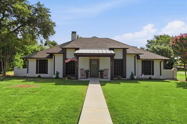 205 N FOREST Lane, Double Oak, TX 75077