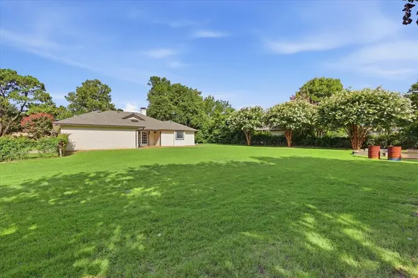 205 N FOREST Lane, Double Oak, TX 75077