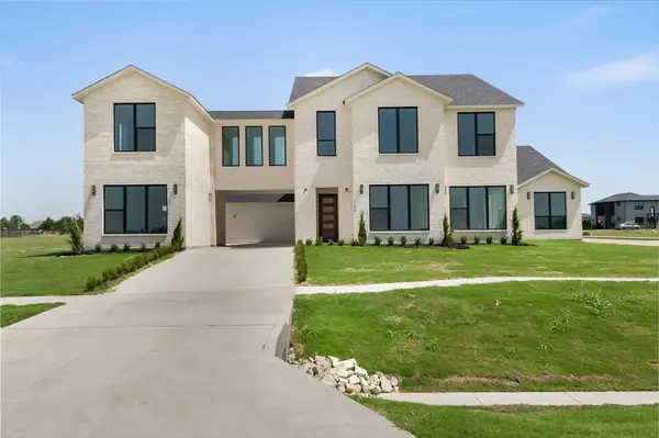 349 Valley Trail, Red Oak, TX 75154