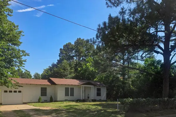 2107 Pecandale Drive, Arlington, TX 76013