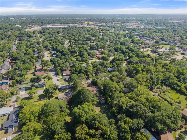 2107 Pecandale Drive, Arlington, TX 76013