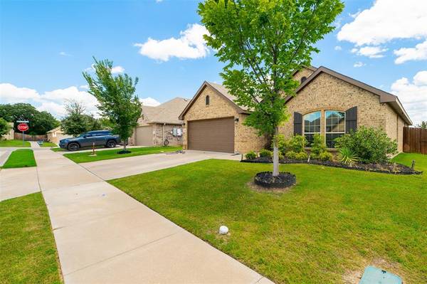 105 Cheryl Drive, Keene, TX 76059