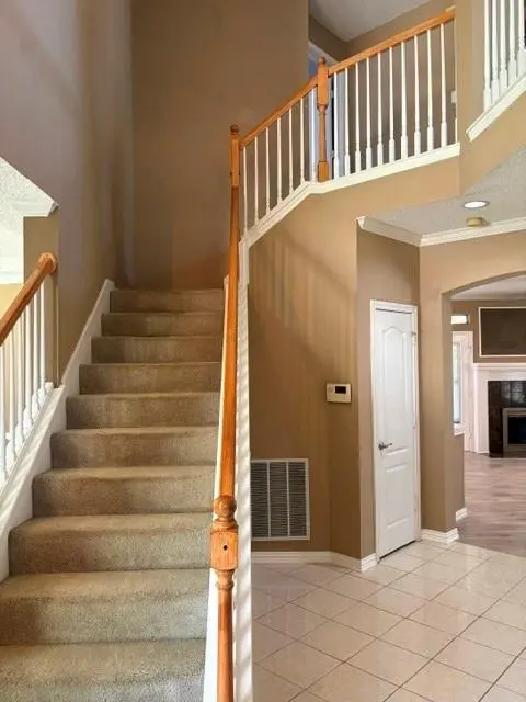 1826 Meadow Crest Drive, Grapevine, TX 76051