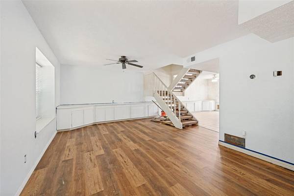380 Westview Terrace, Arlington, TX 76013