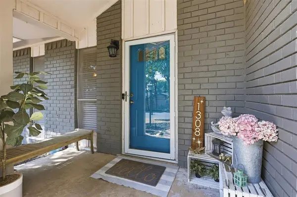 1308 W Redbud Drive, Hurst, TX 76053