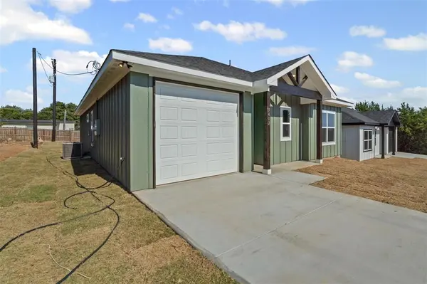 3402 Hilltop Road, Granbury, TX 76048
