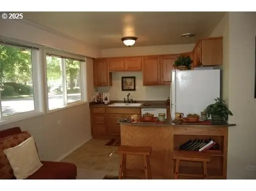 1735 CLEVELAND PL, Eugene, OR 97402