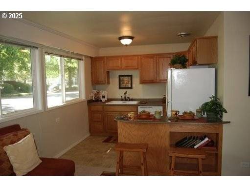 1735 CLEVELAND PL, Eugene, OR 97402