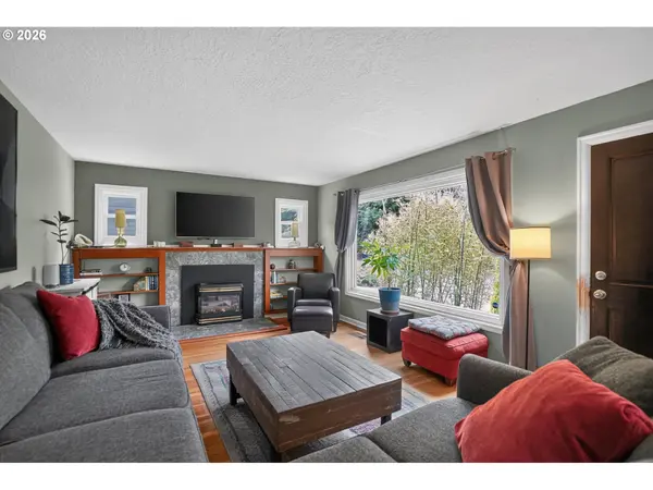 8326 SW 57TH AVE, Portland, OR 97219